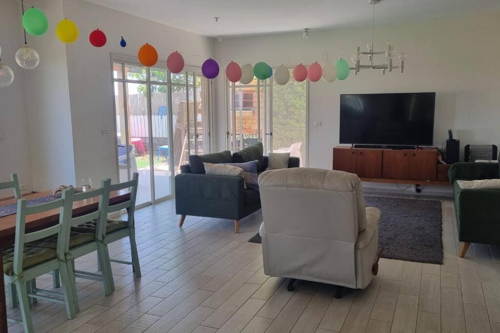 וילה במושב בנוף מושלם כל השנה Apartment Moledet ภายนอก รูปภาพ