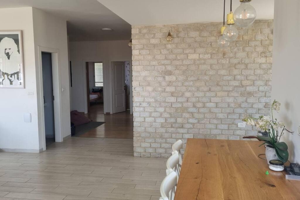 וילה במושב בנוף מושלם כל השנה Apartment Moledet ภายนอก รูปภาพ