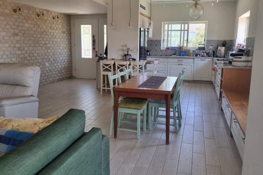 וילה במושב בנוף מושלם כל השנה Apartment Moledet ภายนอก รูปภาพ
