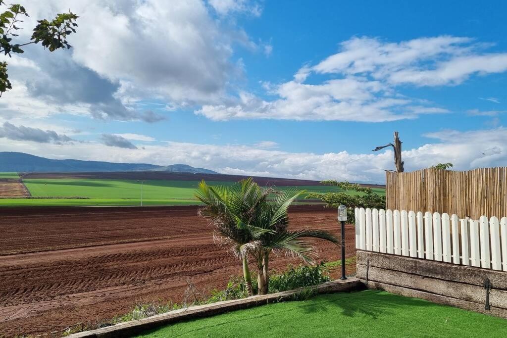 וילה במושב בנוף מושלם כל השנה Apartment Moledet ภายนอก รูปภาพ